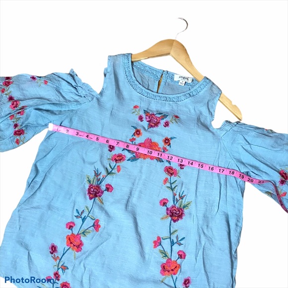 Umgee cold shoulder embroidered top - Picture 7 of 7
